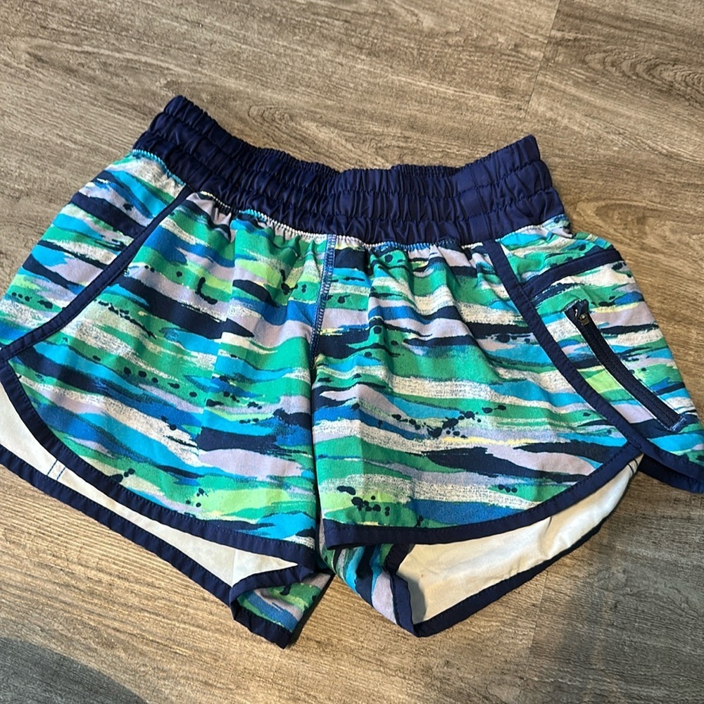 Lululemon size 4 shorts